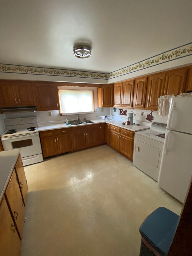 Kitchen - 1558 2nd St