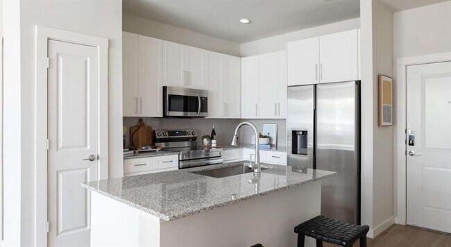 Foto del edificio - 8877 Lakes at 610 Dr