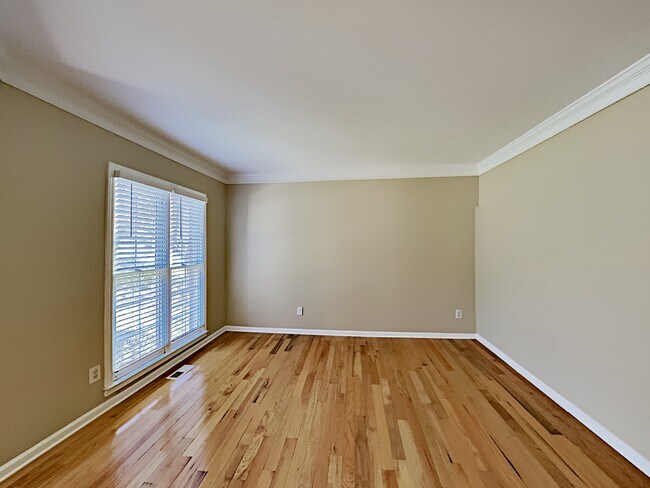 Building Photo - 604 Ridge Crossing Drive
