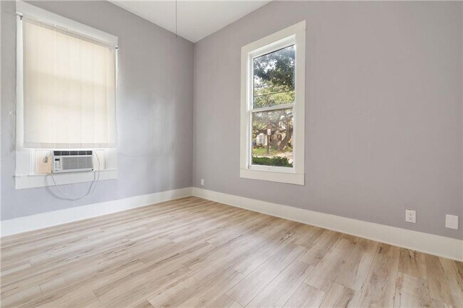 Foto del edificio - FULLY REMODELED  bedroom 7 baths