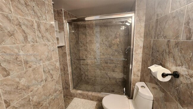 Building Photo - 1301 NE Miami Gardens Dr