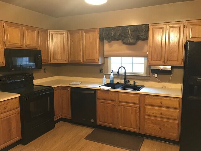 Kitche - 2400 N Tillotson Ave