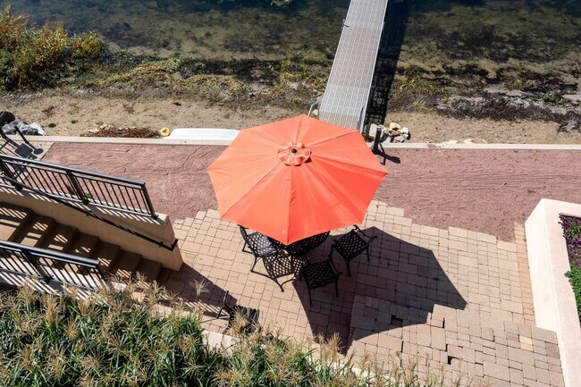 Building Photo - 101 Ferchland Pl