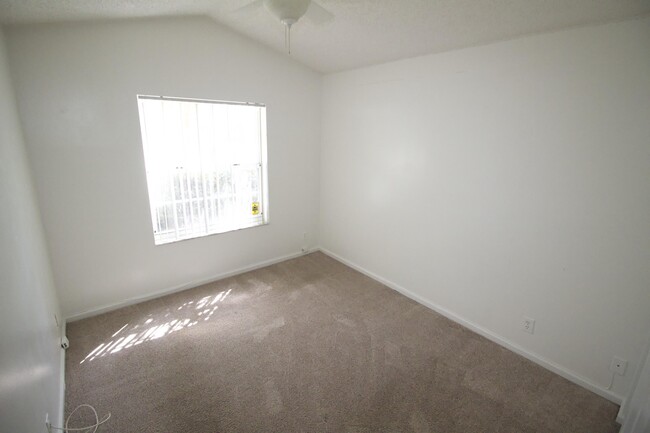 Foto del edificio - 7968 Lakewood Cove Ct