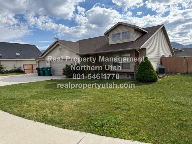 Foto del edificio - 3 Bedroom 2 Bath Home Now Available!