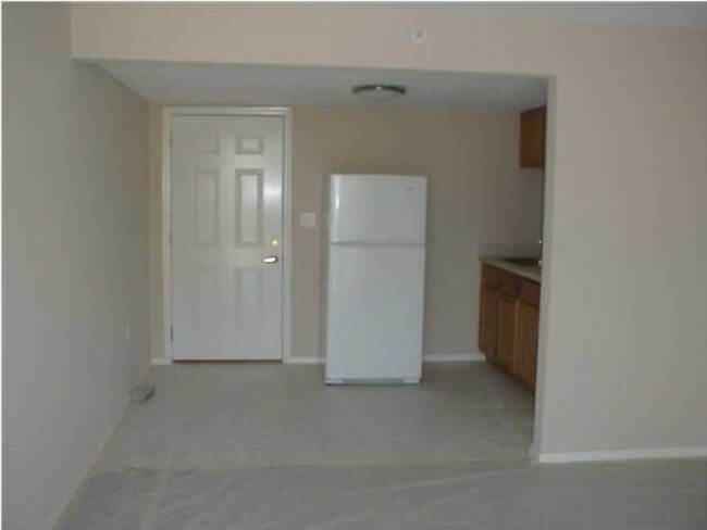 Building Photo - 201 S Stillman Unit 206