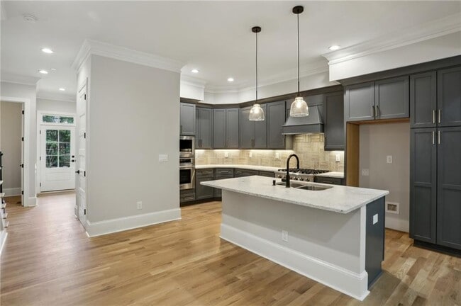 Building Photo - 240 Mystic Ridge Hill