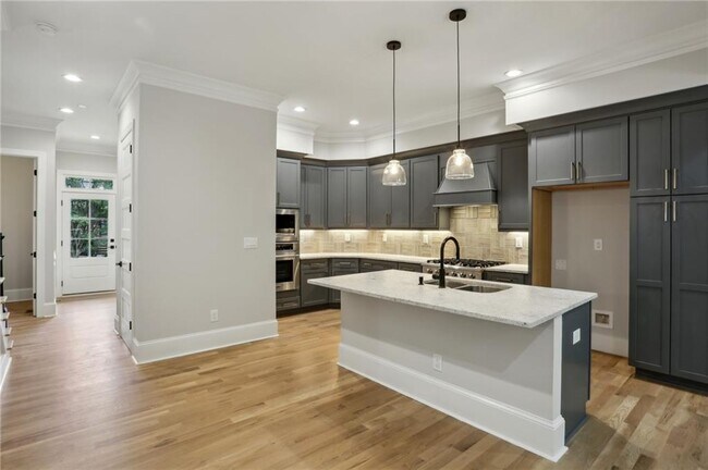Foto del edificio - 240 Mystic Ridge Hill