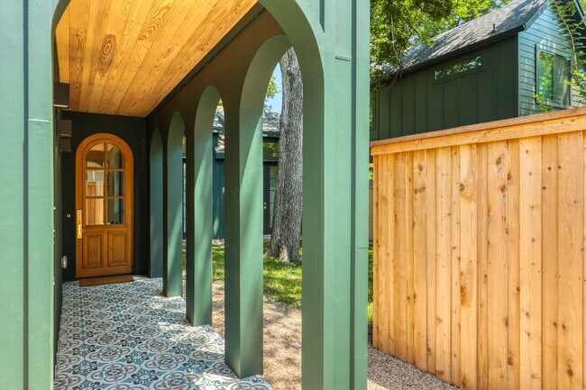 Building Photo - 741 Cherico St