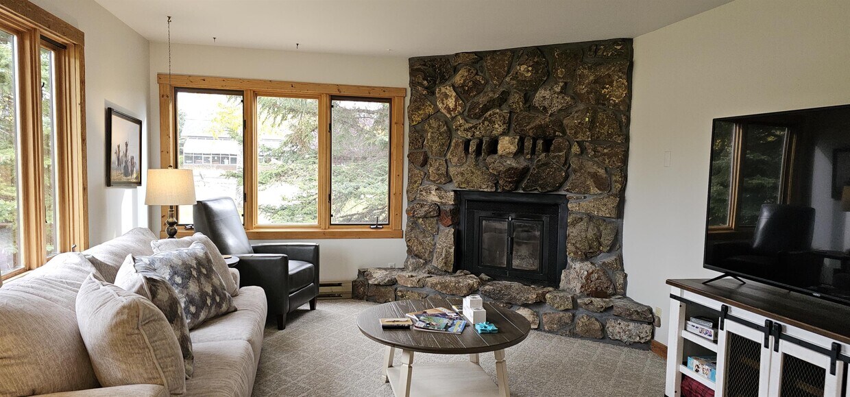 Foto principal - 600 Ponderosa Dr