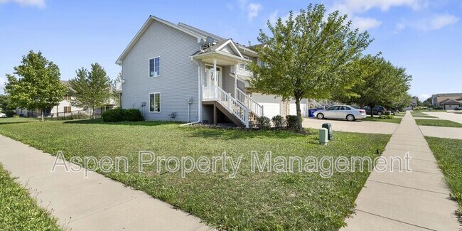 Building Photo - 482 N Mckenzie Ln