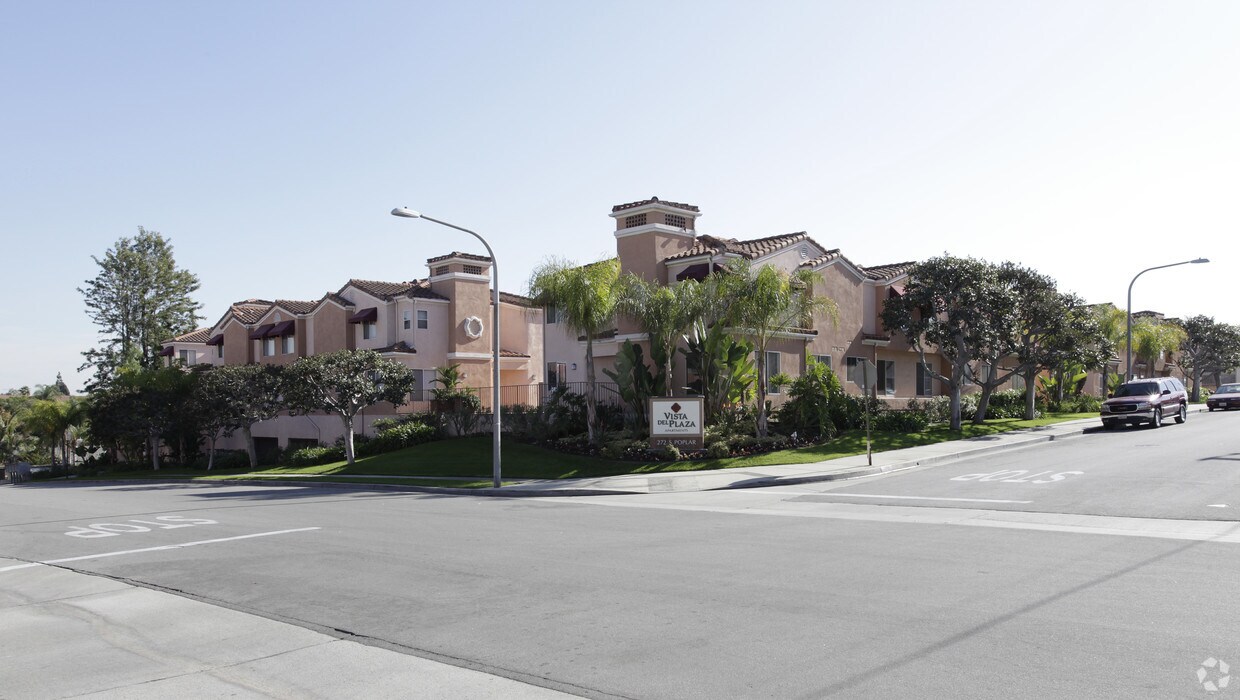 Vista Del Plaza Apartments Brea, CA