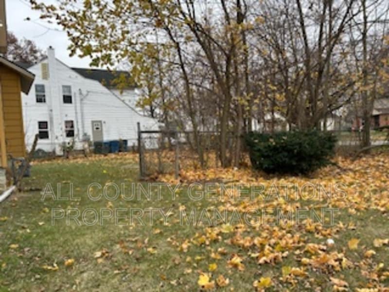 Foto del edificio - 319 W 18th St