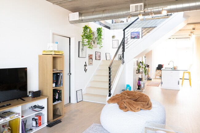 Foto del edificio - 555 Berrien St