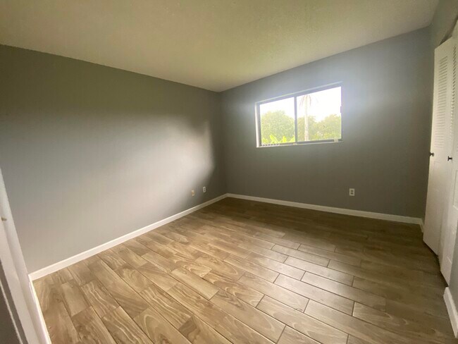 Foto del edificio - 473 SW Whitmore Dr