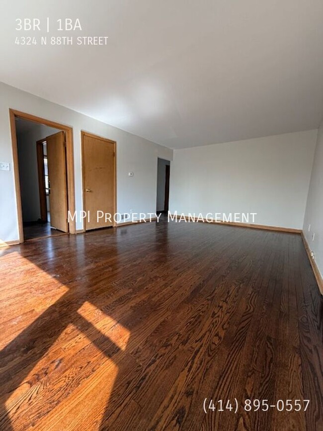 Foto del edificio - 4324 N 88th St