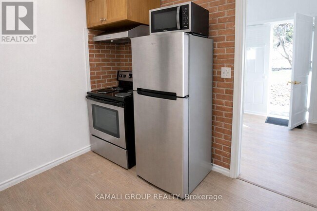 Photo du bâtiment - 36 Oakridge Ave