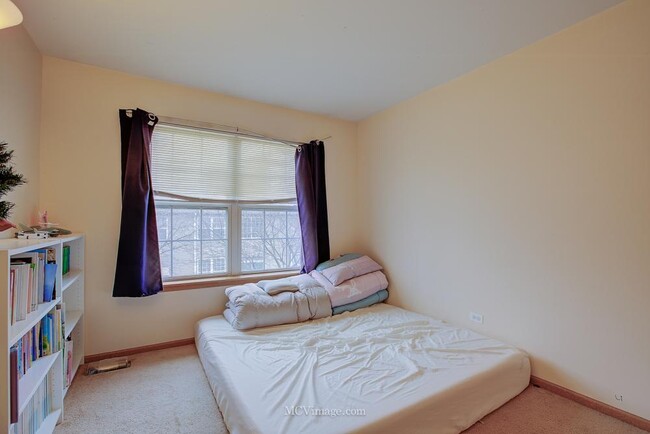 Foto del edificio - 2 bedroom in Naperville IL 60564