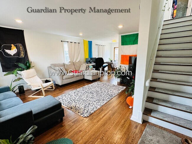 Foto del edificio - St Louis Park Single Family Home, Dishwasher, Garage, Patio