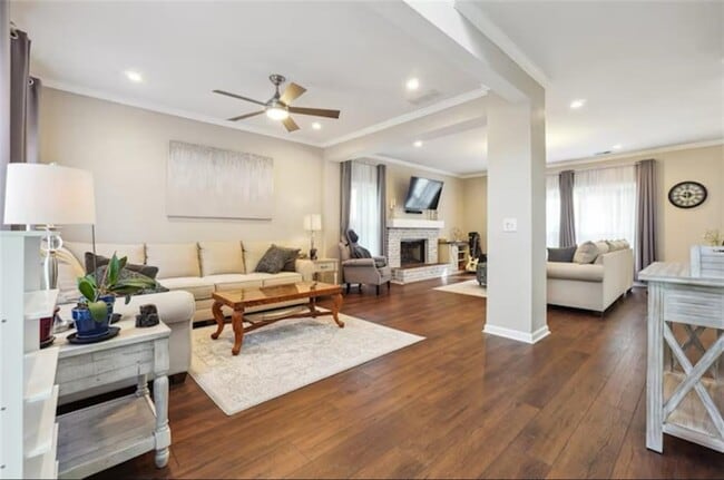 Building Photo - 115 Brentwood Ln