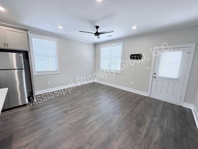 Foto del edificio - 1405 Pleasant Dr