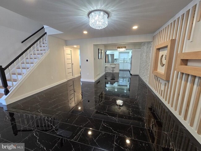 Foto del edificio - 2 Laurel Cir