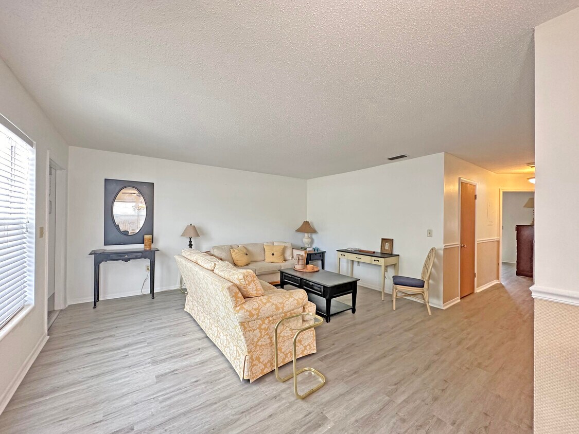 Primary Photo - 2800 Indian River Blvd