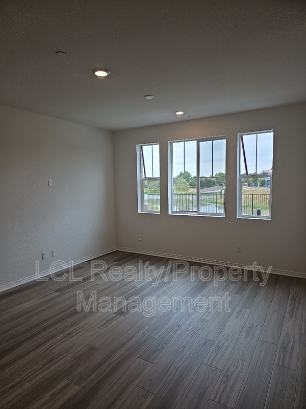 Building Photo - 16030 Lasselle St Unit#3