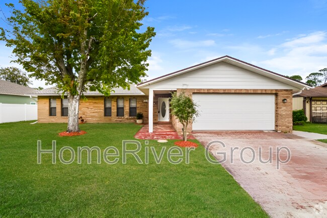 Building Photo - 2811 Queen Palm Dr