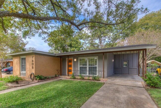 Foto del edificio - 7608 Delafield Ln