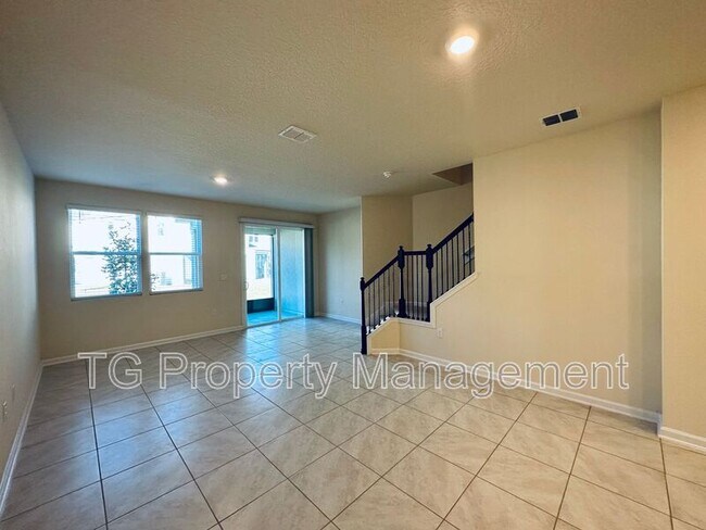 Foto del edificio - 70 Oarsman Xing Dr