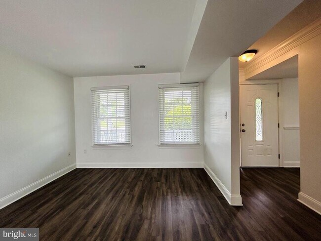 Foto del edificio - 5617 Reardon Ln