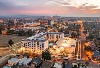 Building Photo - Centerpointe at Market
