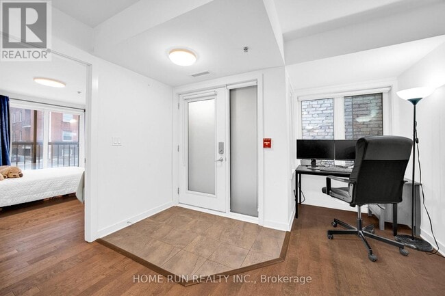 Building Photo - 458A King Edward Ave