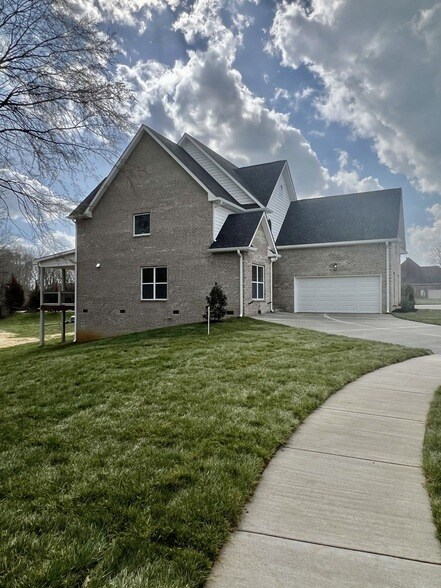 Foto del edificio - 2606 Steeplechase Ct