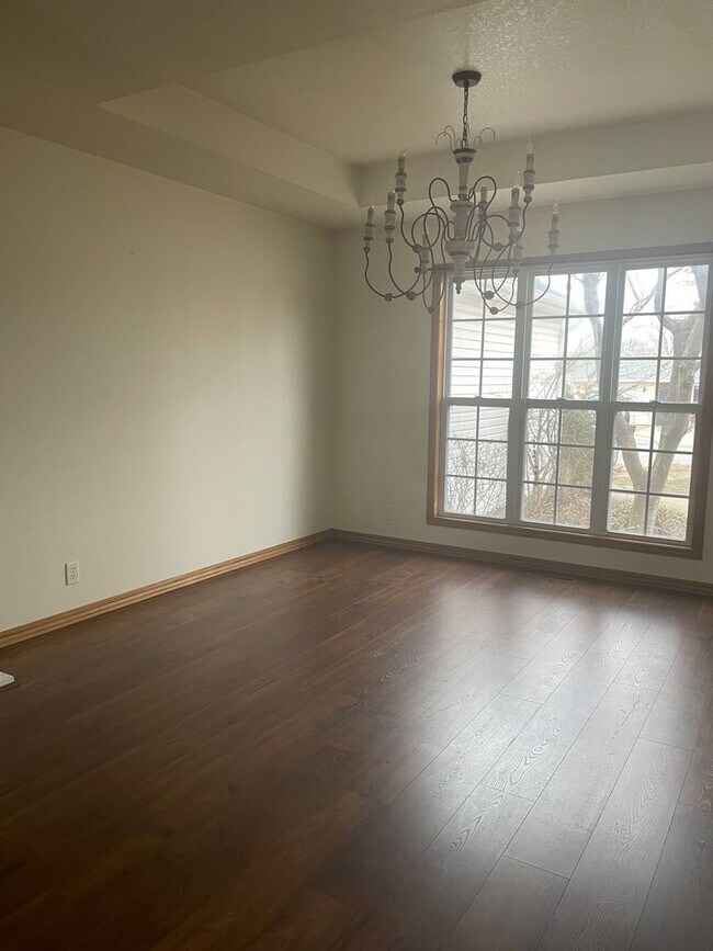 Foto del edificio - COMING SOON IN CARL JUNCTION: Beautiful 3B...