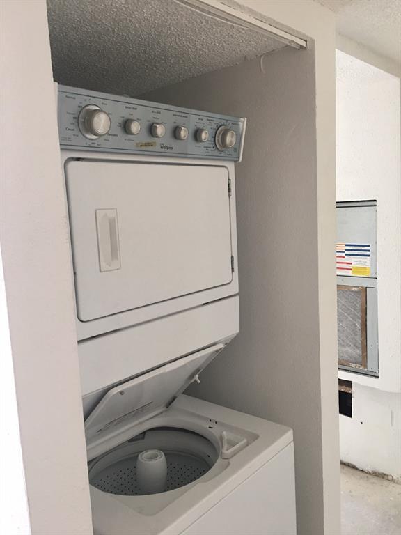 Foto del edificio - 6261 Ludington Dr