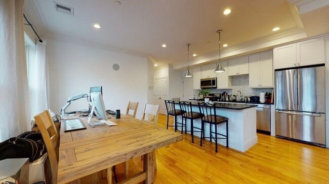 Building Photo - 15 Preble St