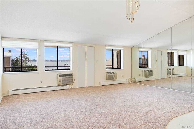 Foto del edificio - 25-36-36 120th St