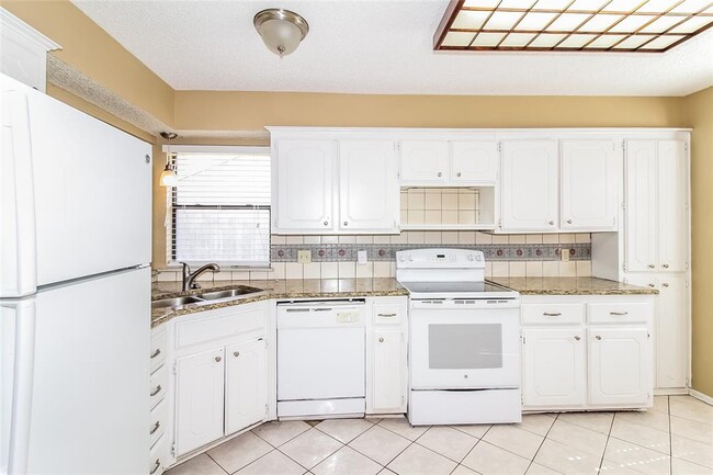 Foto del edificio - 2117 NE 8th St