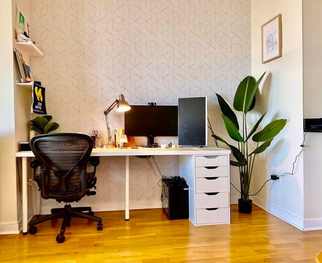 Building Photo - 1160 S Michigan Ave