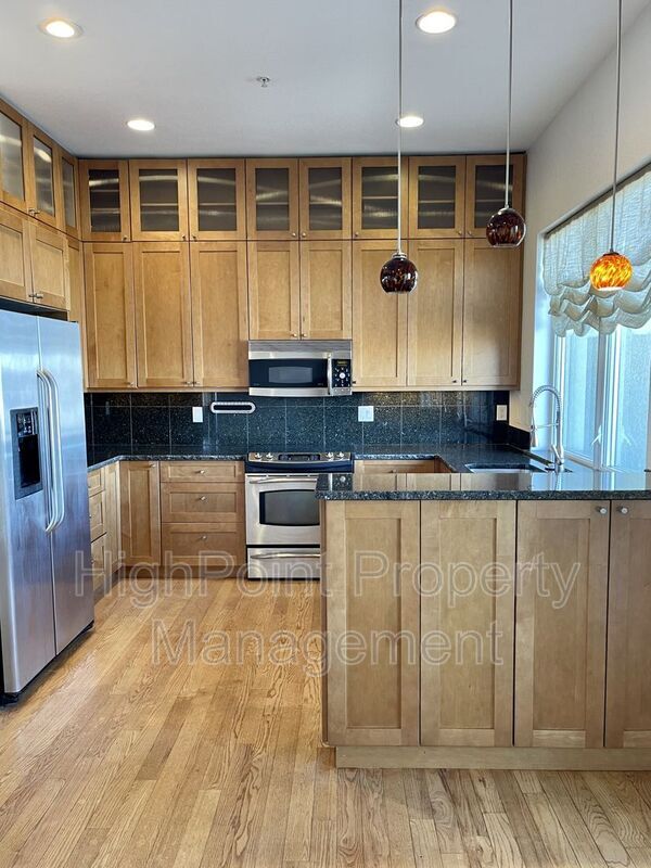 Foto del edificio - 11861 Bradburn Blvd