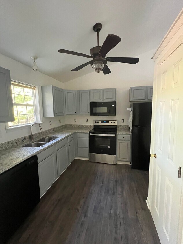 729 Jefferson Dr, Palmyra, VA 22963 House Rental in Palmyra, VA