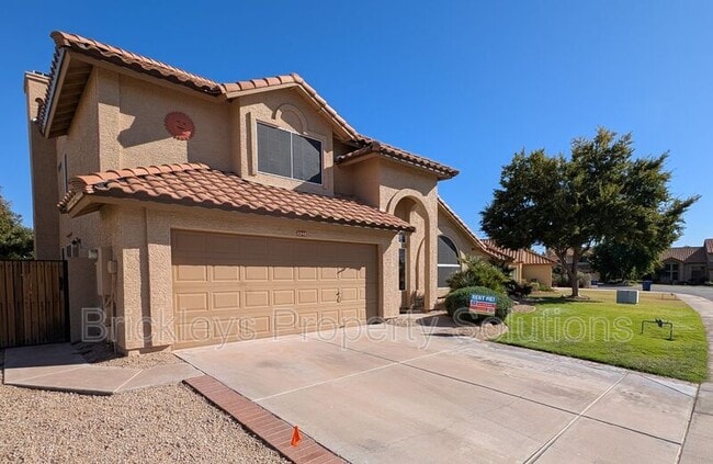 Building Photo - 2340 W Myrtle Dr