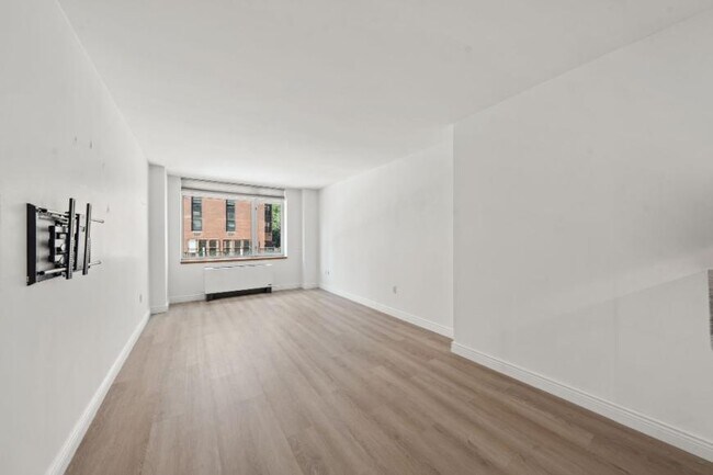 Foto del edificio - 0 bedroom in New York NY 10128