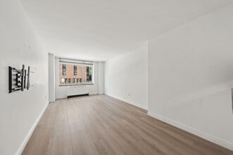Building Photo - 1760 2nd Ave