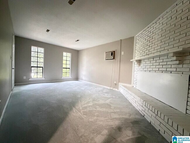 Foto del edificio - 8144 Rugby Ave