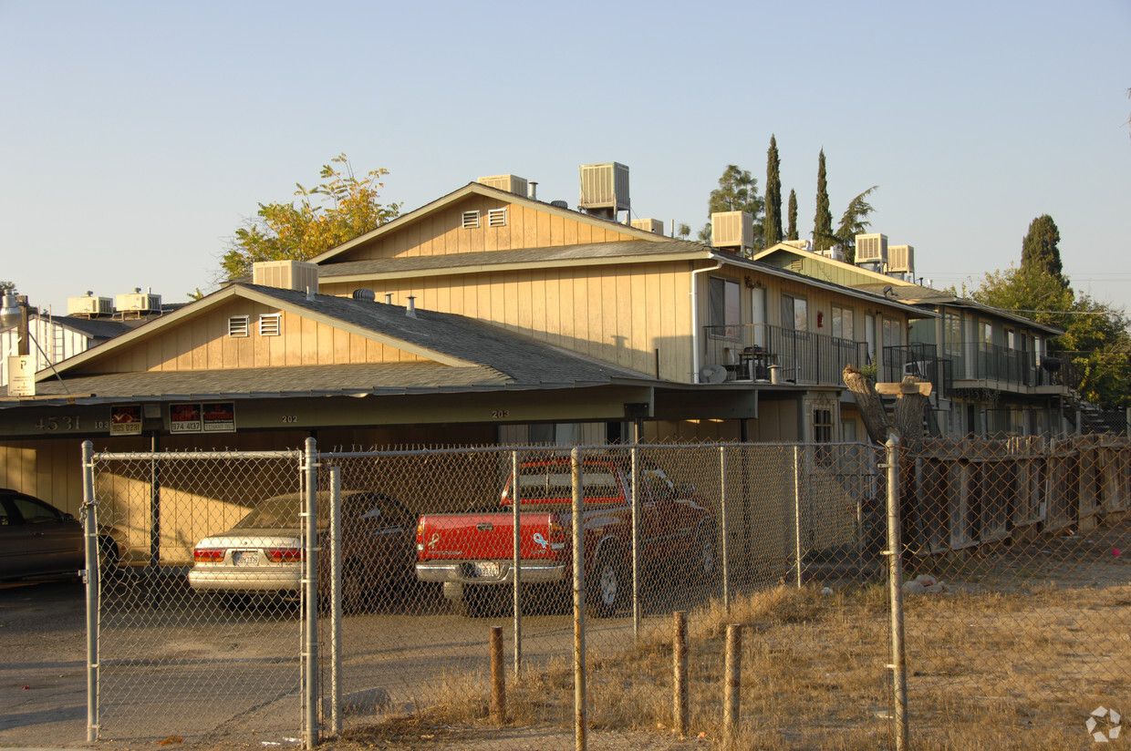 Primary Photo - 4531-4537 E Turner Ave