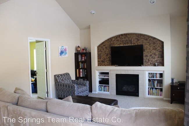 Building Photo - 6 br, 4 bath House - 7605 Fargo Dr.