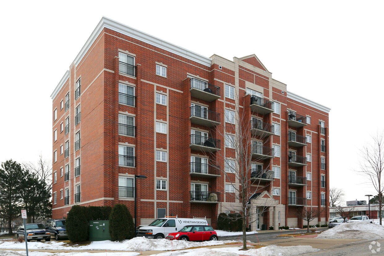 405 South Creekside Drive 405 Creekside Dr Palatine, IL Apartments for Rent in Palatine